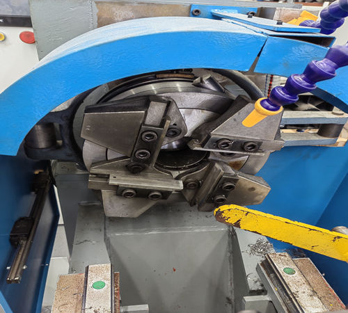 鋼管車(chē)牙設(shè)備